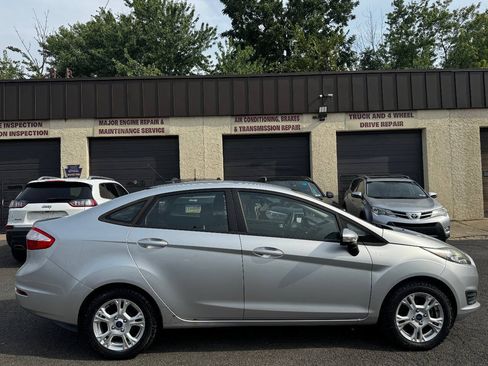 Used 2016 Ford Fiesta SE FWD image 7