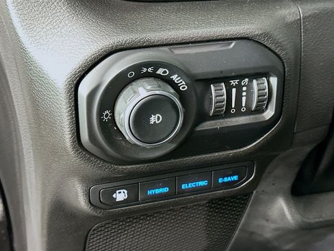 Used 2021 Jeep Wrangler Sahara image 16