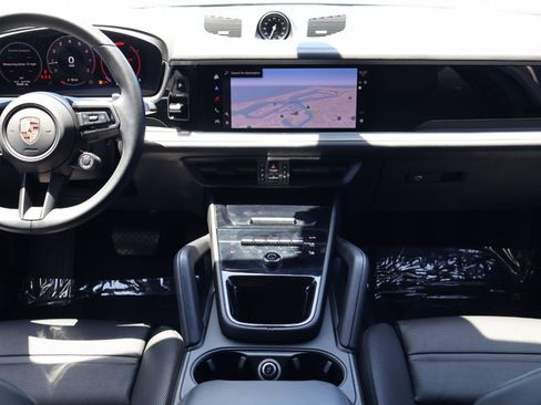 Certified 2025 Porsche Cayenne Coupe w/ Premium Package Plus AWD/4WD image 21