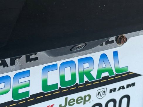 Certified 2025 Jeep Grand Cherokee Limited w/ Black Appearance Package image 40