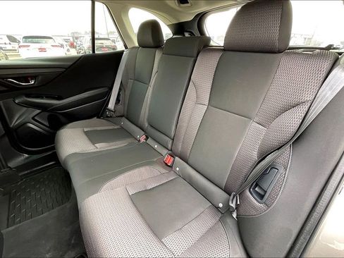 Used 2022 Subaru Outback Premium image 19