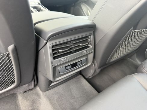 Used 2023 Audi Q7 3.0T Premium AWD/4WD image 31