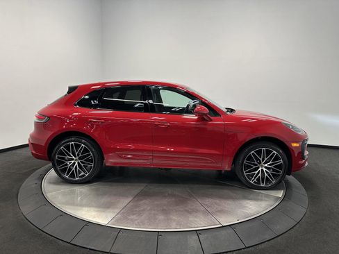 Certified 2025 Porsche Macan AWD/4WD image 9