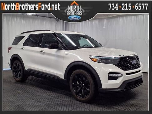 Used 2024 Ford Explorer ST-Line w/ Class IV Trailer Tow Package AWD/4WD image 1