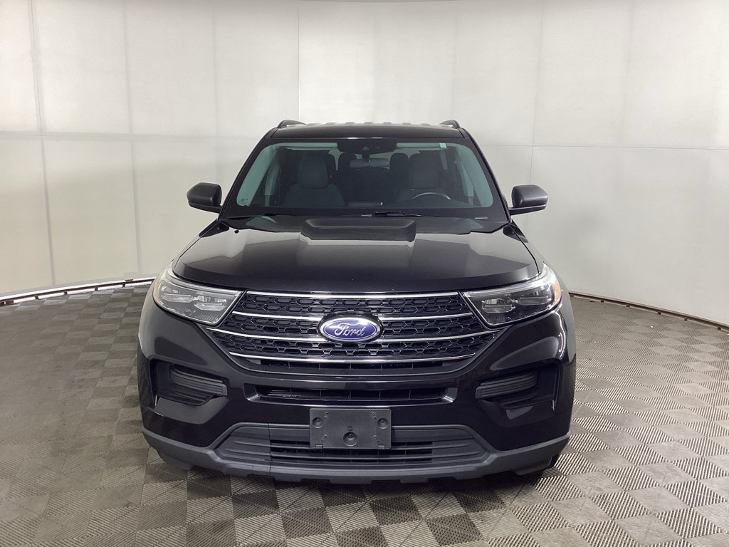 Used 2023 Ford Explorer XLT AWD/4WD image 6