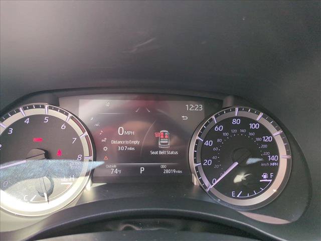 Used 2023 Toyota Highlander XLE FWD image 11