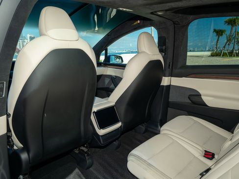 Used 2022 Tesla Model X Long Range image 21