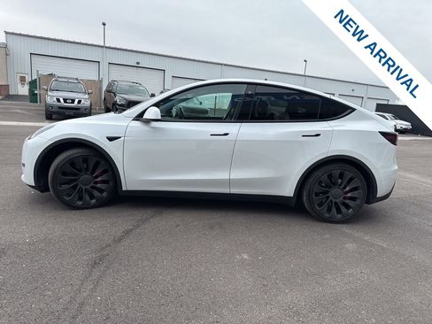 Used 2022 Tesla Model Y Performance image 4