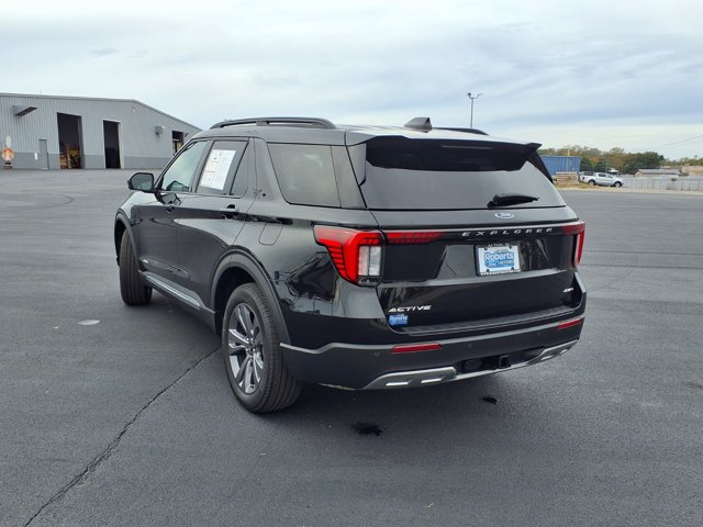 Certified 2025 Ford Explorer Active w/ Active Comfort Package AWD/4WD image 3