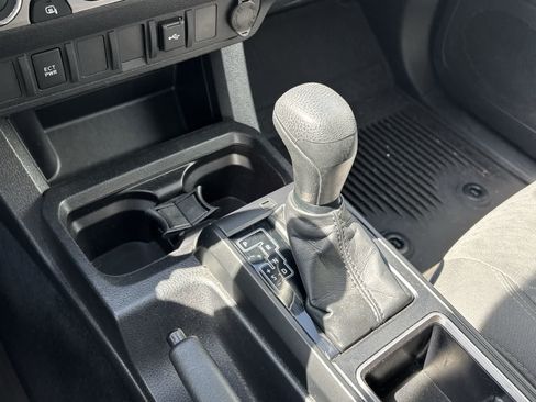 Used 2023 Toyota Tacoma SR AWD/4WD image 19
