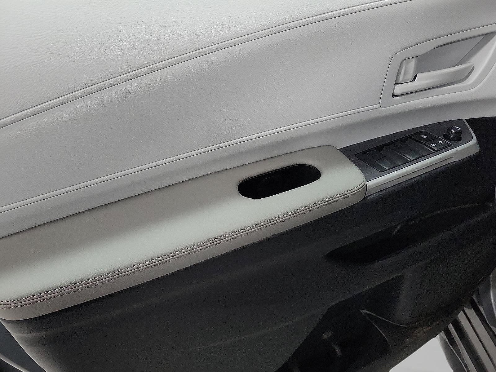 Certified 2026 Toyota Sienna LE FWD image 11