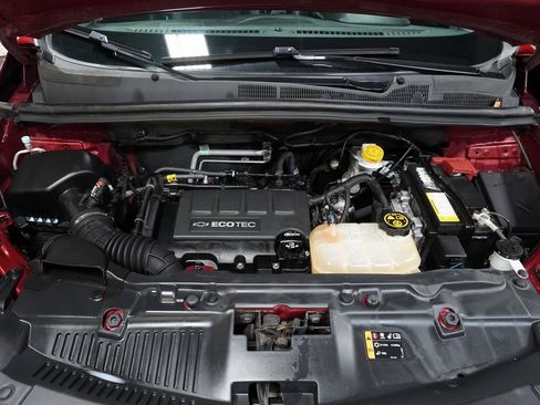 Used 2018 Chevrolet Trax LT w/ LT Convenience Package image 9