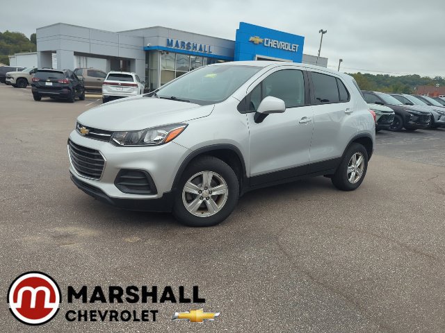 Used 2022 Chevrolet Trax LS w/ Tint and Cruise Package AWD/4WD image 1