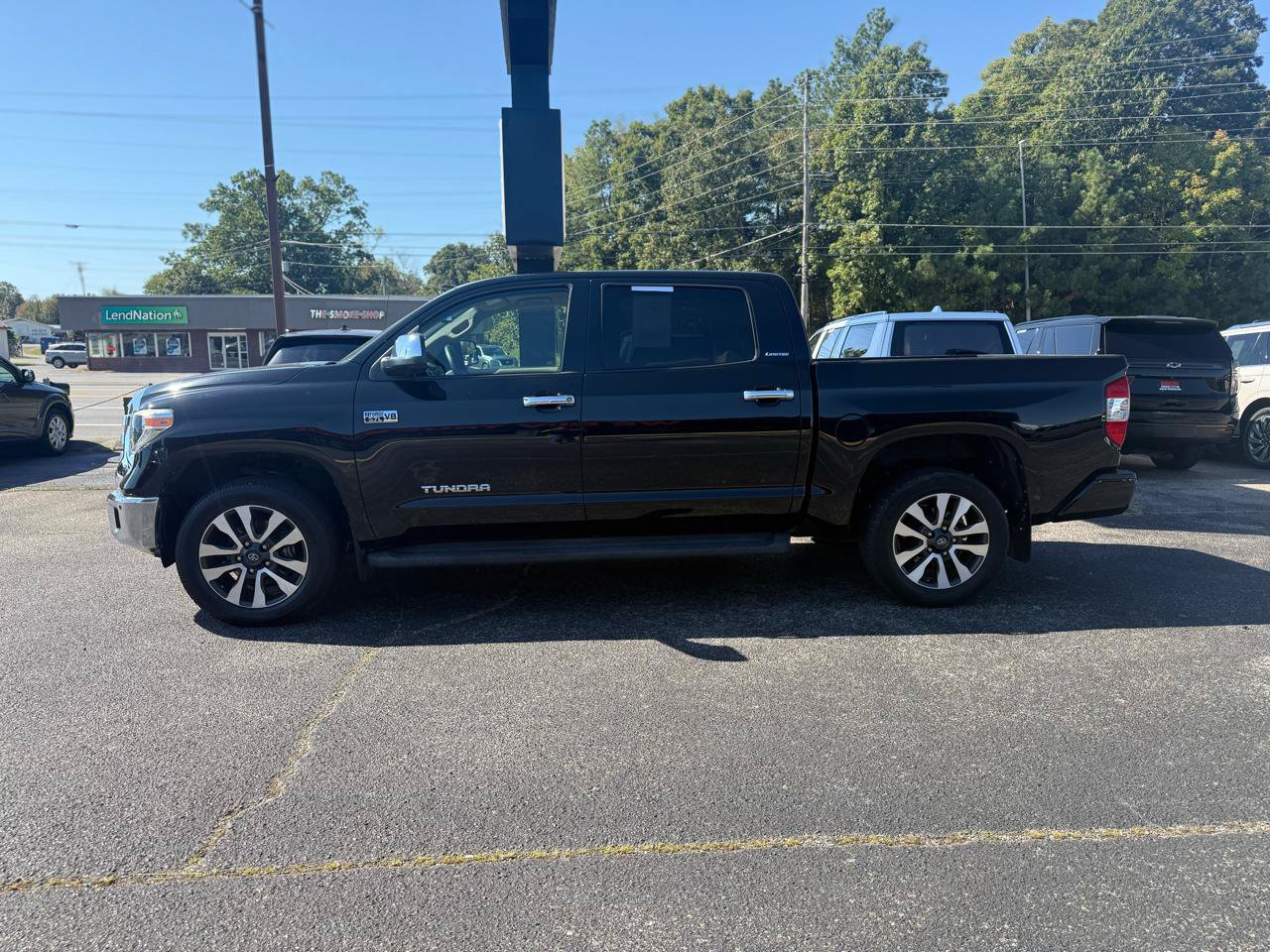 Used 2018 Toyota Tundra Limited w/ Limited Premium Package AWD/4WD image 7