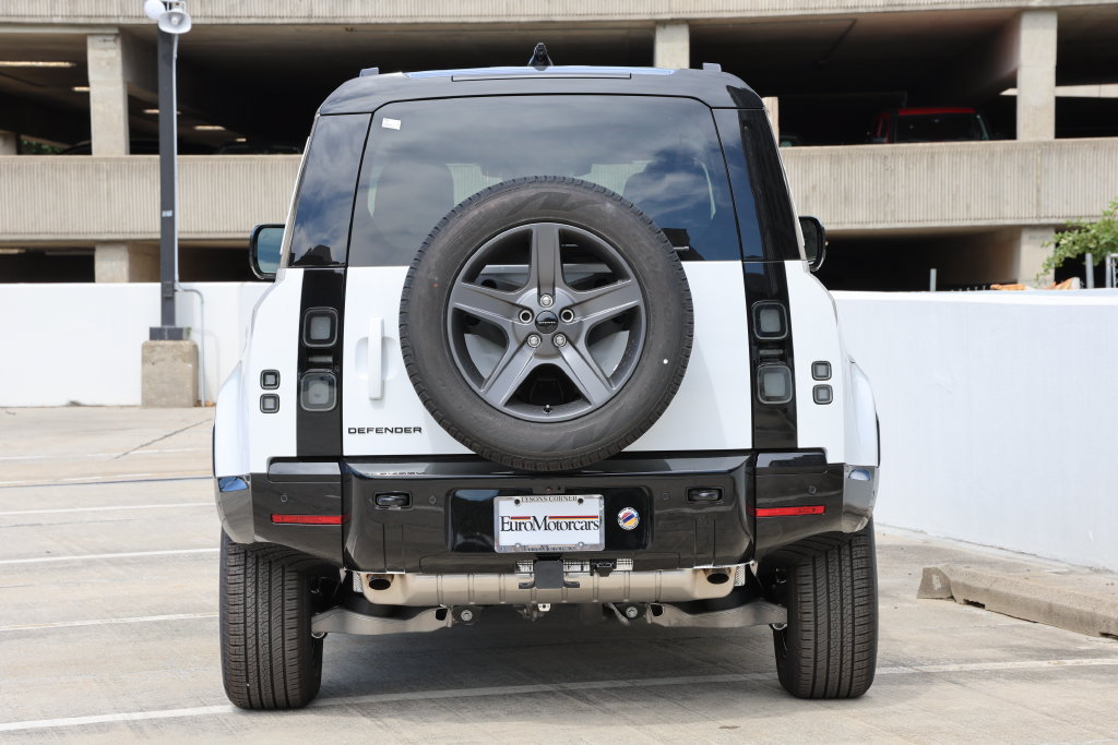 New 2026 Land Rover Defender 110 X-Dynamic SE AWD/4WD image 4