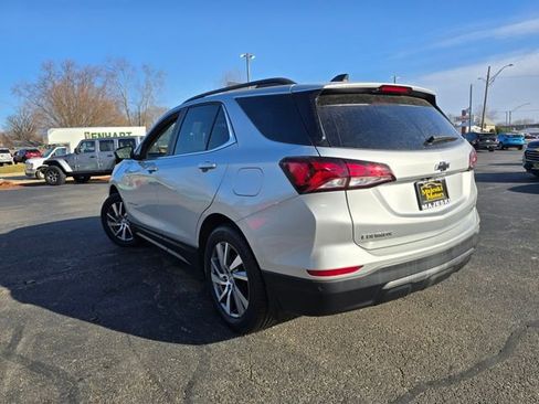 Used 2022 Chevrolet Equinox LT image 3