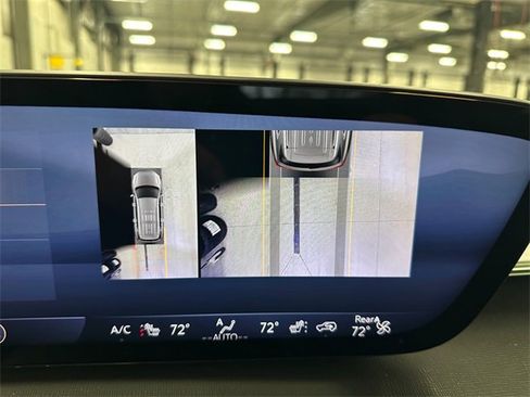 Used 2025 Buick Enclave Preferred image 33