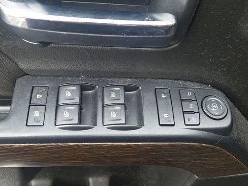 Used 2017 GMC Sierra 2500 Denali w/ Duramax Plus Package AWD/4WD image 21