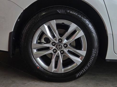 Certified 2026 Toyota Sienna Limited AWD/4WD image 5