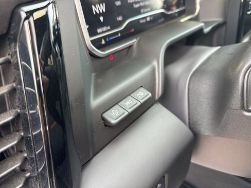 Used 2024 GMC Sierra 2500 AT4 w/ Technology Package AWD/4WD image 32