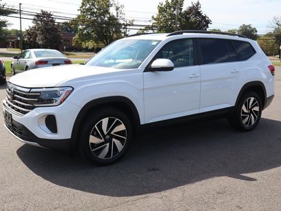 Used 2024 Volkswagen Atlas SE w/ Panoramic Sunroof Package