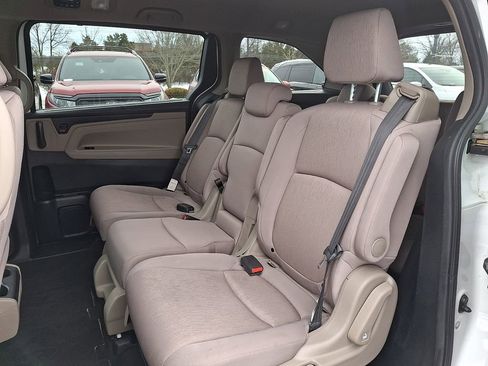Used 2023 Honda Odyssey EX image 10