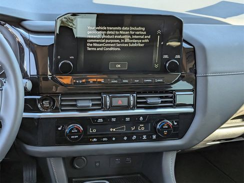 New 2025 Nissan Pathfinder SL w/ Black Appearance Package image 11