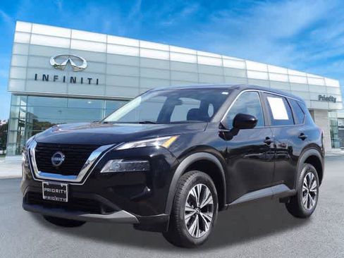 Used 2023 Nissan Rogue SV image 1