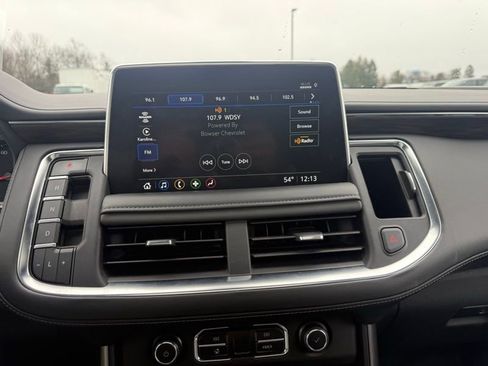 Used 2021 Chevrolet Suburban LT image 13