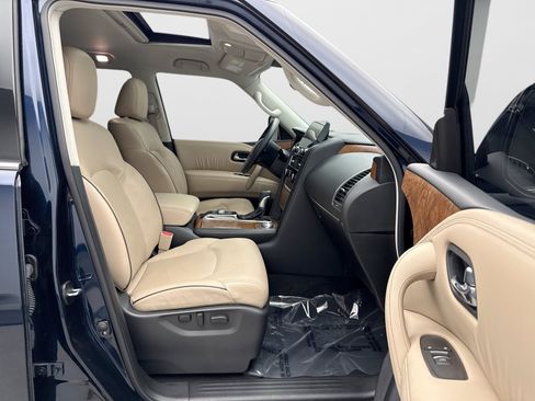 Used 2022 Nissan Armada SL w/ Captain's Chairs Package AWD/4WD image 9