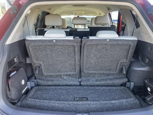 Used 2018 Volkswagen Tiguan SEL image 25