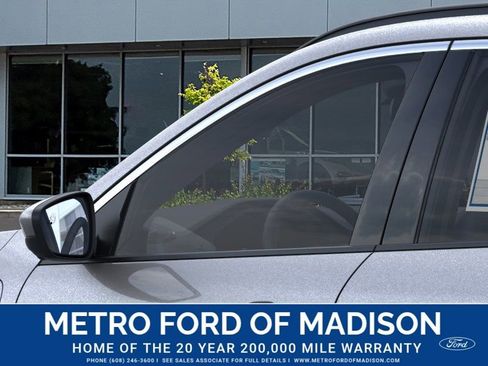 New 2025 Ford Escape SE FWD image 22