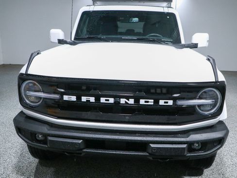 Used 2025 Ford Bronco Outer Banks AWD/4WD image 4