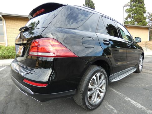 Used 2016 Mercedes-Benz GLE 350 w/ Premium Package image 9