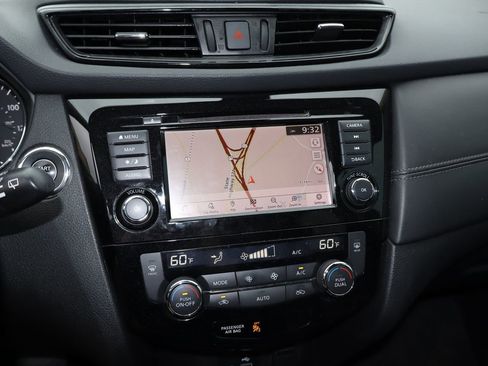 Used 2020 Nissan Rogue SL FWD image 6