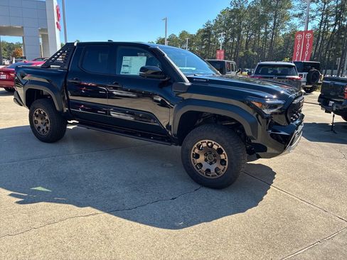 New 2025 Toyota Tacoma Trailhunter image 9