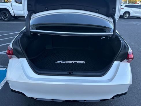 Used 2020 Toyota Avalon XSE image 26