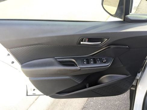 Used 2018 Toyota C-HR XLE FWD image 25