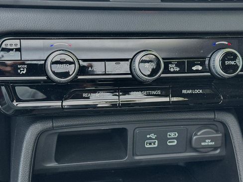 New 2025 Honda Pilot TrailSport image 18