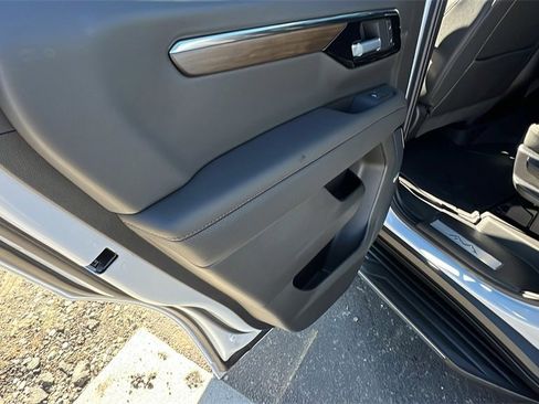 New 2026 Chevrolet Tahoe High Country w/ Sun And Tow Package image 17