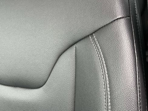 Certified 2025 Jeep Compass Limited image 18