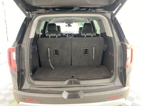 Used 2023 GMC Acadia SLT w/ Preferred Package image 30