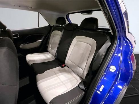 Used 2023 Hyundai Venue SEL FWD image 26