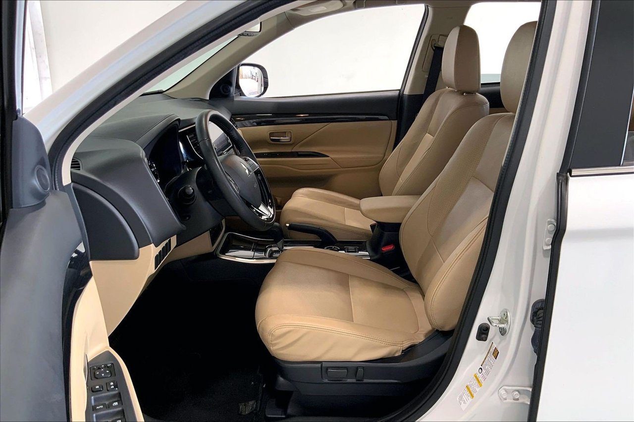 Used 2017 Mitsubishi Outlander SEL FWD image 18
