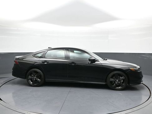 Used 2023 Honda Accord Sport image 5