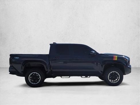 Used 2025 Toyota Tacoma TRD Sport w/ TRD Sport Premium Package AWD/4WD image 4