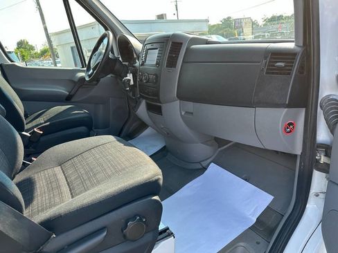 Used 2014 Mercedes-Benz Sprinter 2500 image 11