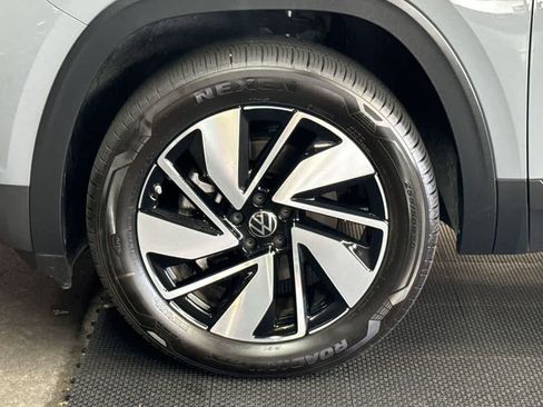 Used 2026 Volkswagen Atlas SE FWD image 11