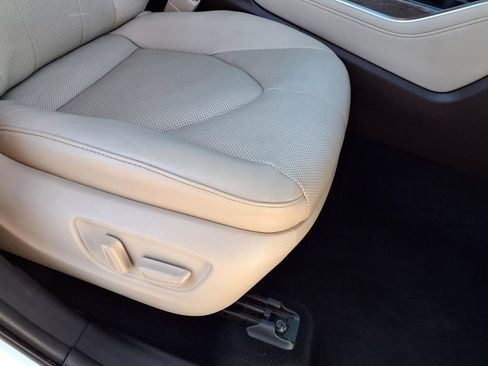 Used 2020 Toyota Highlander Limited image 20