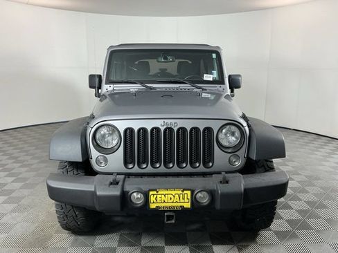 Used 2015 Jeep Wrangler Unlimited Rubicon w/ Connectivity Group AWD/4WD image 2